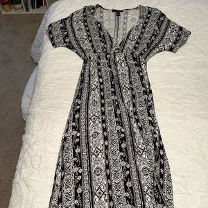 Black tribal design, flowwy dress